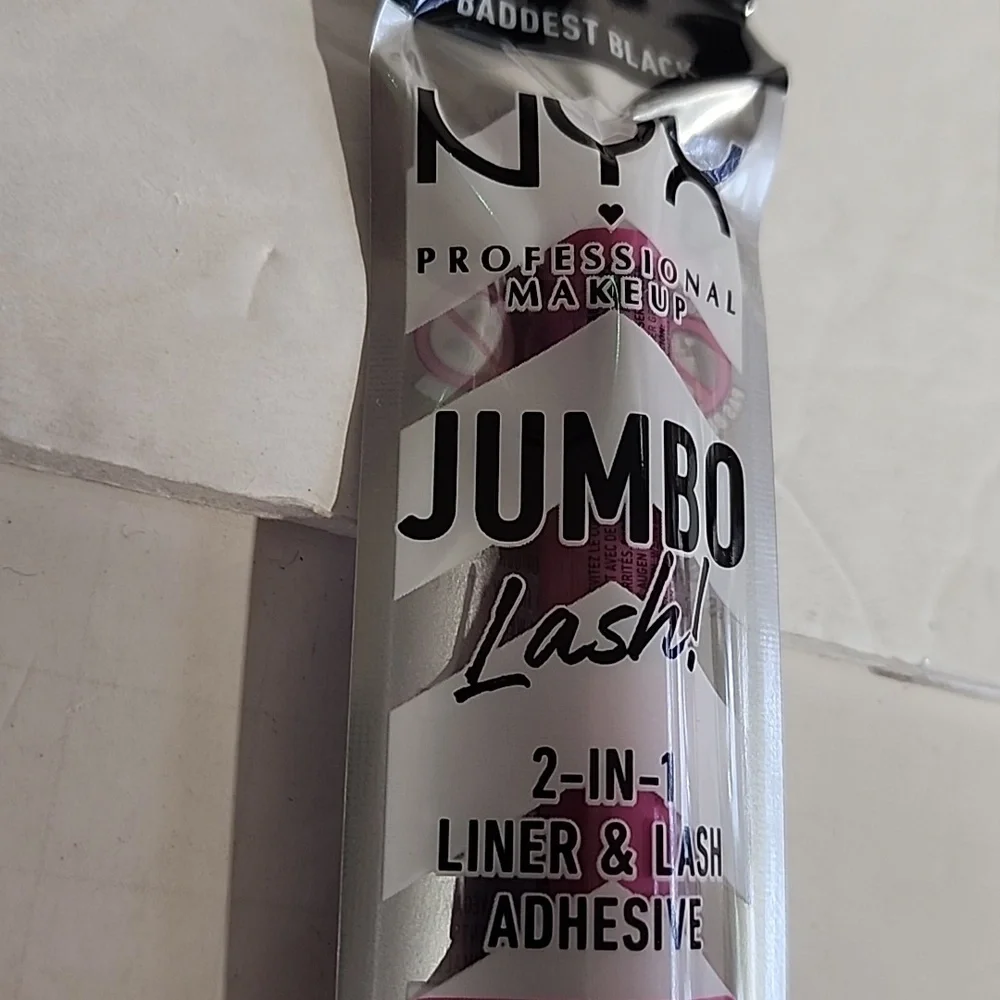 NYX Black Eyeliner for Precise Dramatic Looks